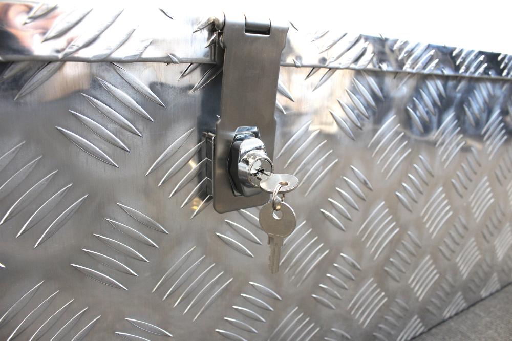 Alu-Transportkiste f. EnergyTube, ca.95 Ltr.Tragegriffe, Schloß, Gasdruckfeder